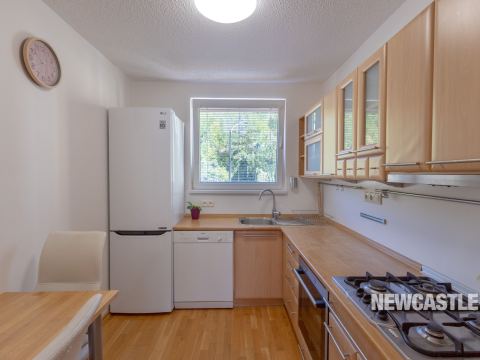 NEWCASTLE | REZERVOVANÉ, 3-izbový byt po kompletnej rekonštrukcii, Tulská, BB